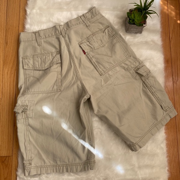 Levi’s Cargo shorts - Picture 2 of 4